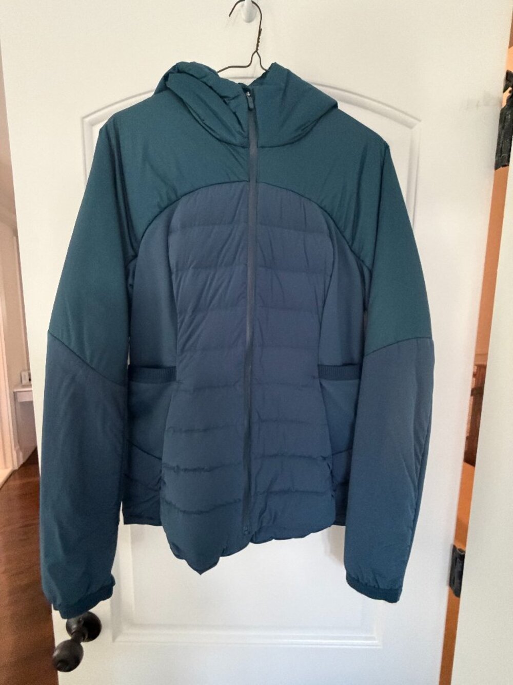 Lululemon Down For It All Jacket in teal. Size 10.